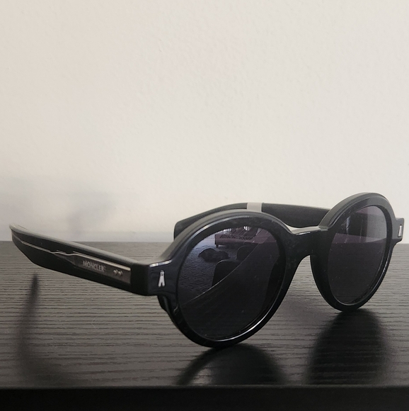 Moncler Black Round Sunglasses